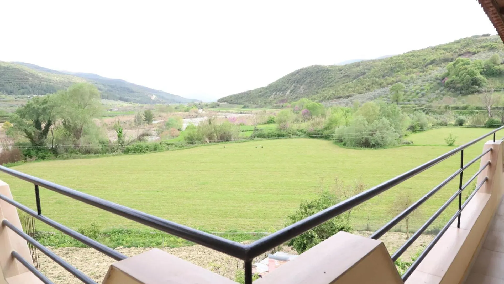 Гостевой дом Vila Mulliri Gjeroven Берат
